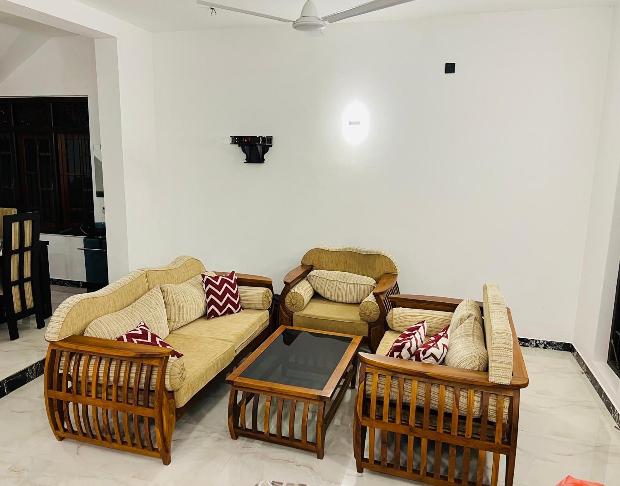 Ahasna Airport Villa Negombo Exterior foto