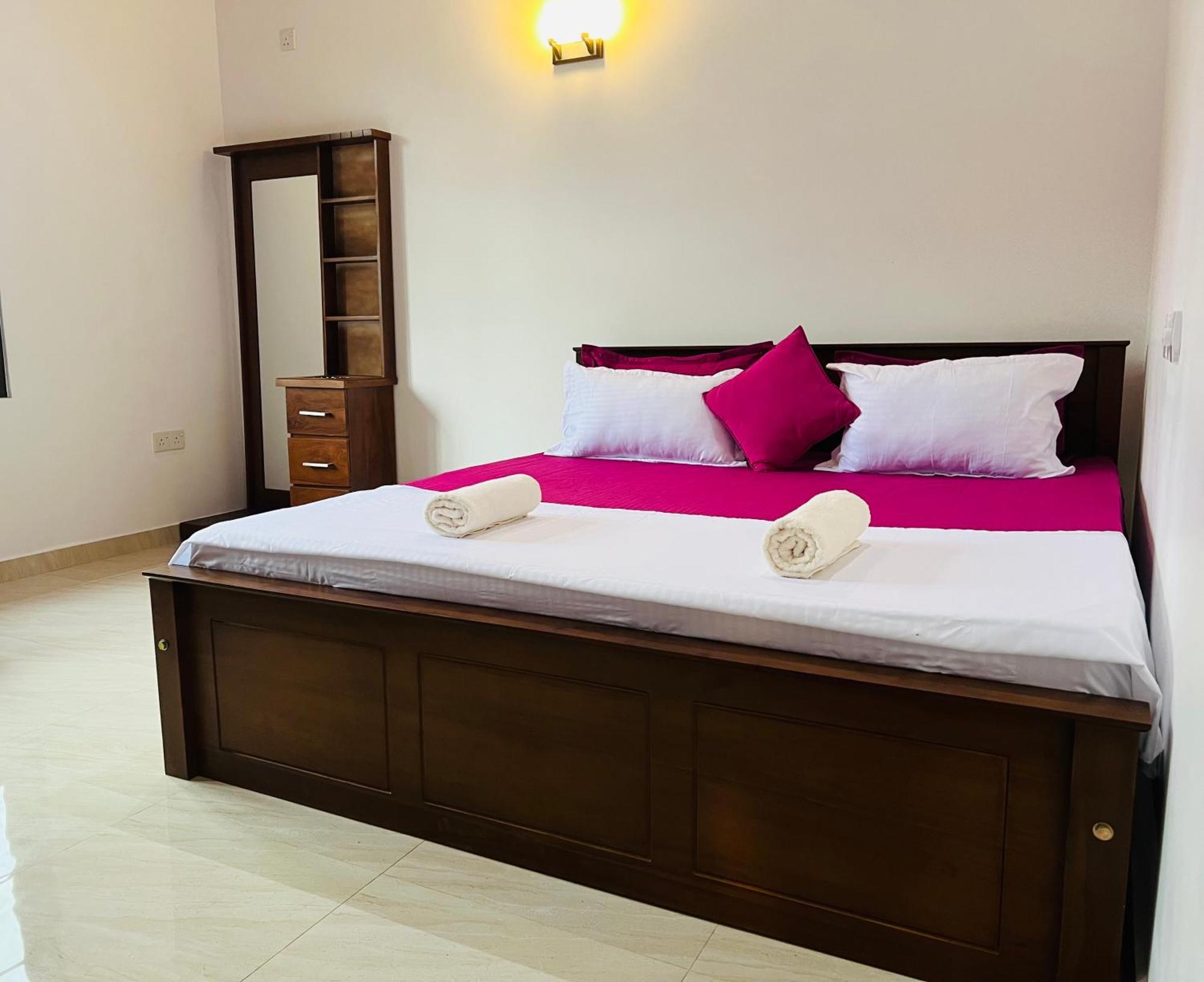 Ahasna Airport Villa Negombo Exterior foto