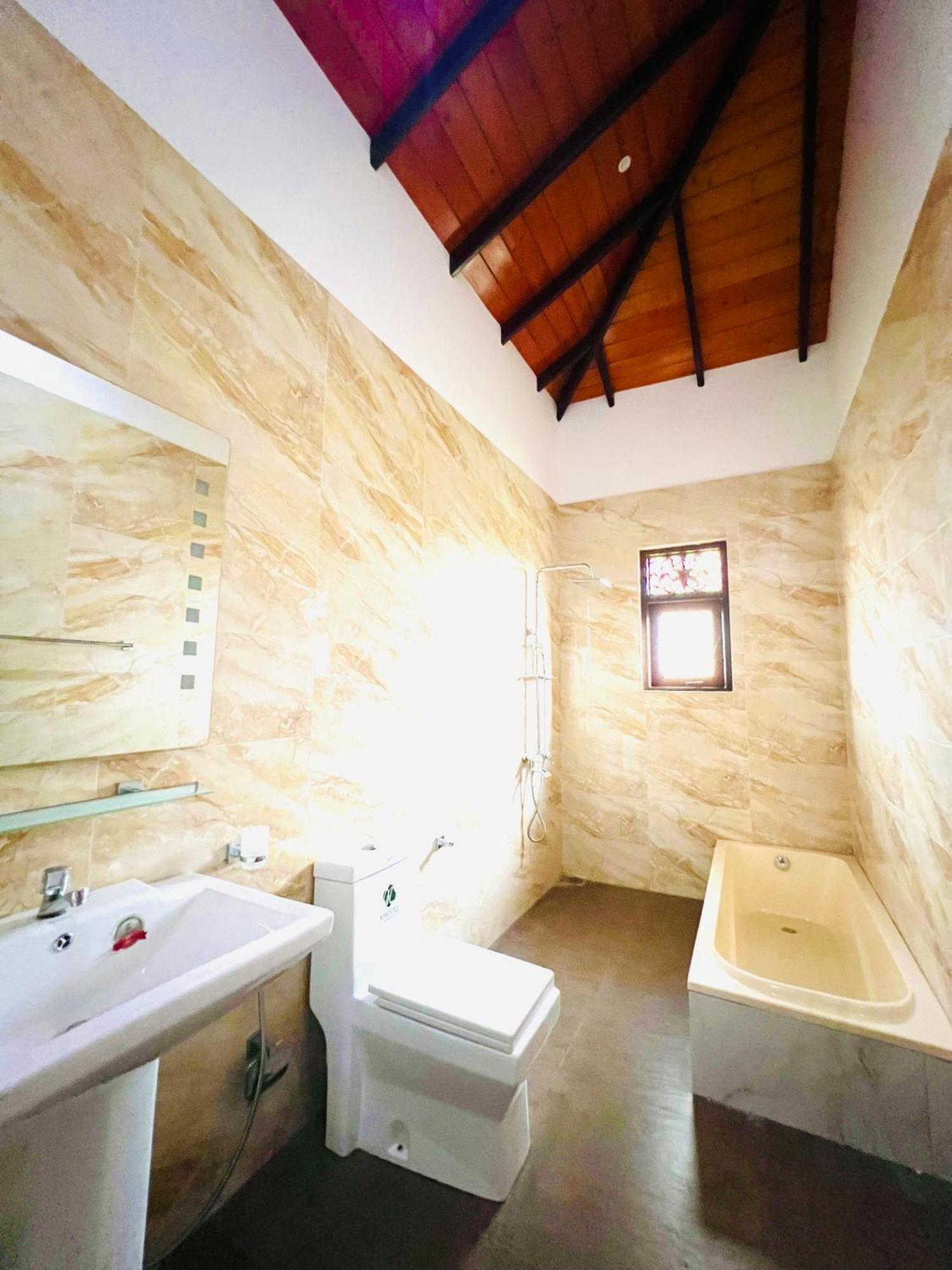 Ahasna Airport Villa Negombo Exterior foto