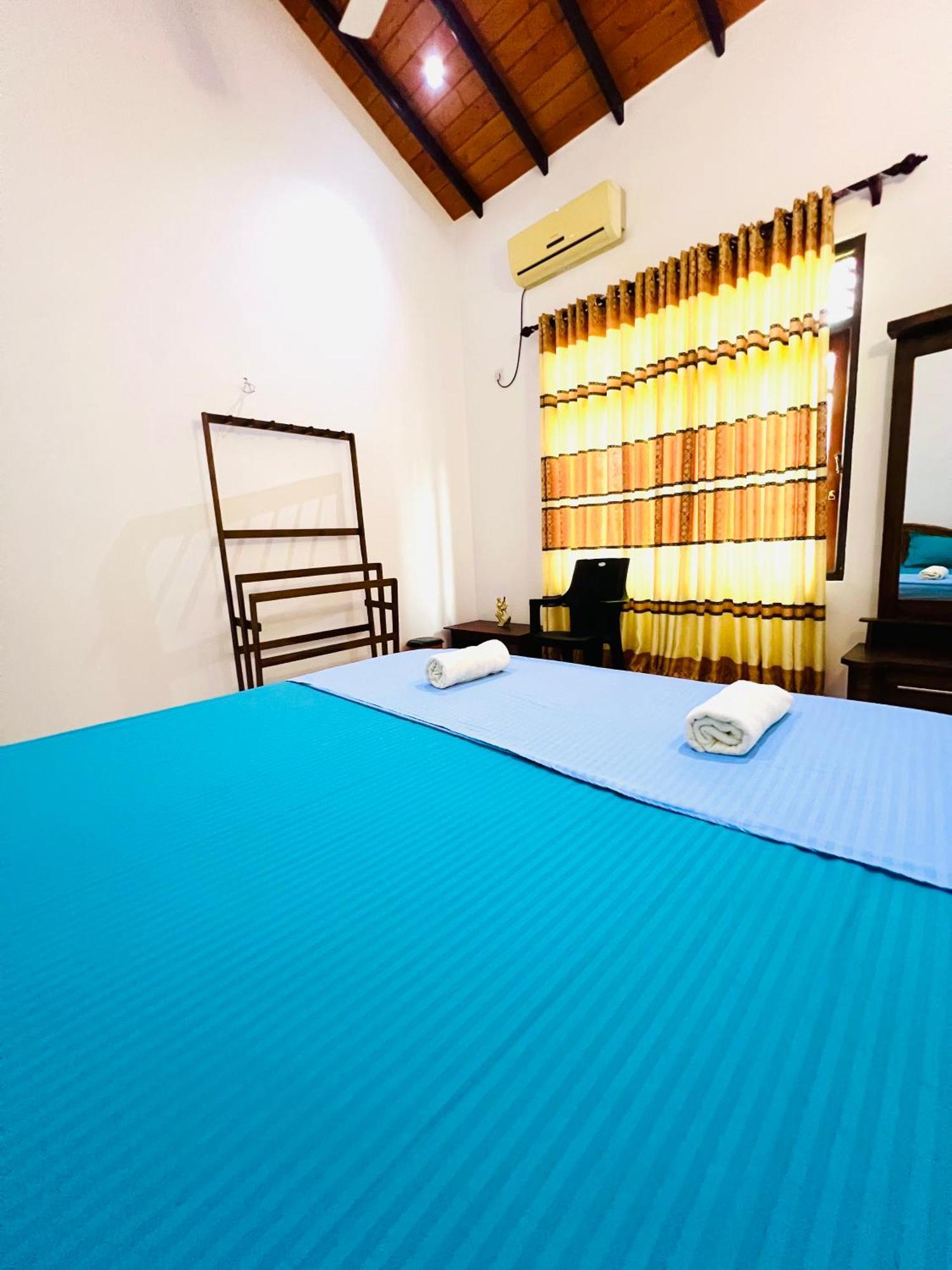 Ahasna Airport Villa Negombo Exterior foto